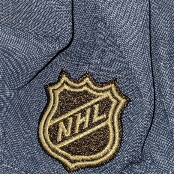 Vancouver Canucks Reebok NHL Piped Bill‎ Hockey Cap Hat Small/ Medium NWOT - Picture 2 of 5